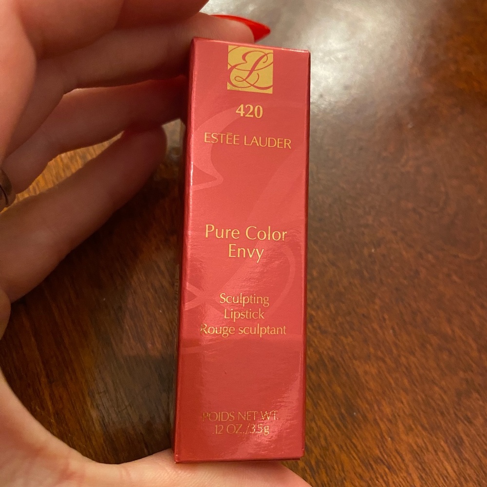 Estée Lauder      420 rebellious rose